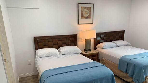 Deluxe Double Room - Pine Ave Inn (Long Beach)