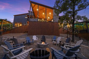 Terrace/patio - Stallion | ATV Trail Access | Sleeps 40 | Creekside | Gameroom & Playset (Broken Bow)