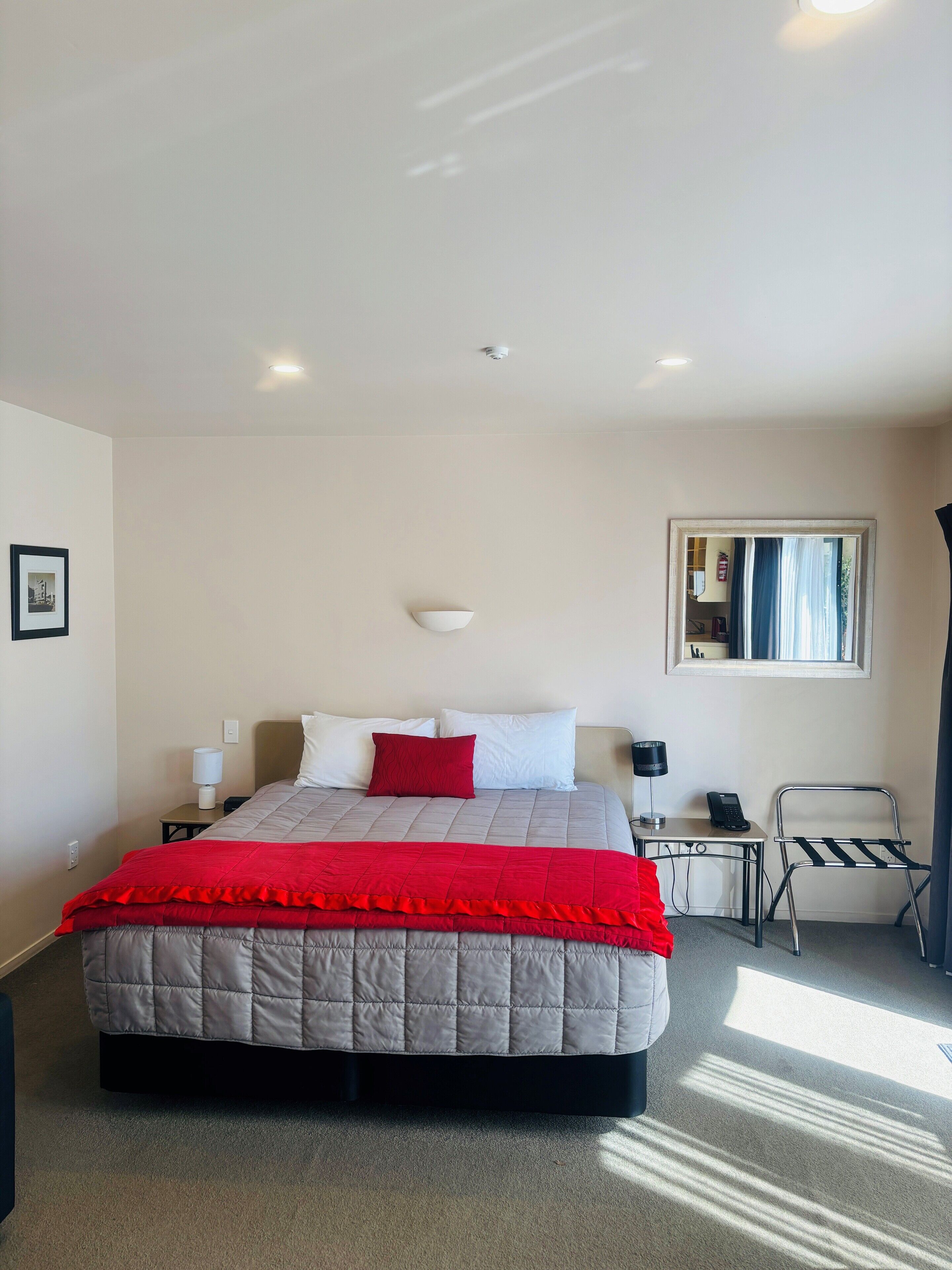 Comfort Studio, 1 King Bed with Sofa bed