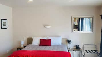 Comfort Studio, 1 King Bed with Sofa bed