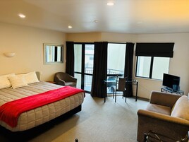 Desk, laptop workspace, iron/ironing board, free WiFi