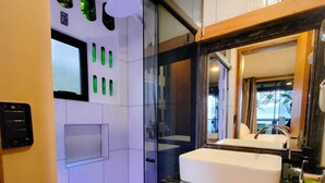 Suite – comfort | Bad | Dusj, hårføner og håndklær