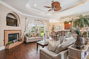 Smart TV, fireplace
