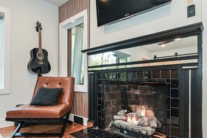 Interior - Luxe | Hot Tub | Firepit | Heat Floors | EV | Walk2Matthews (Matthews)