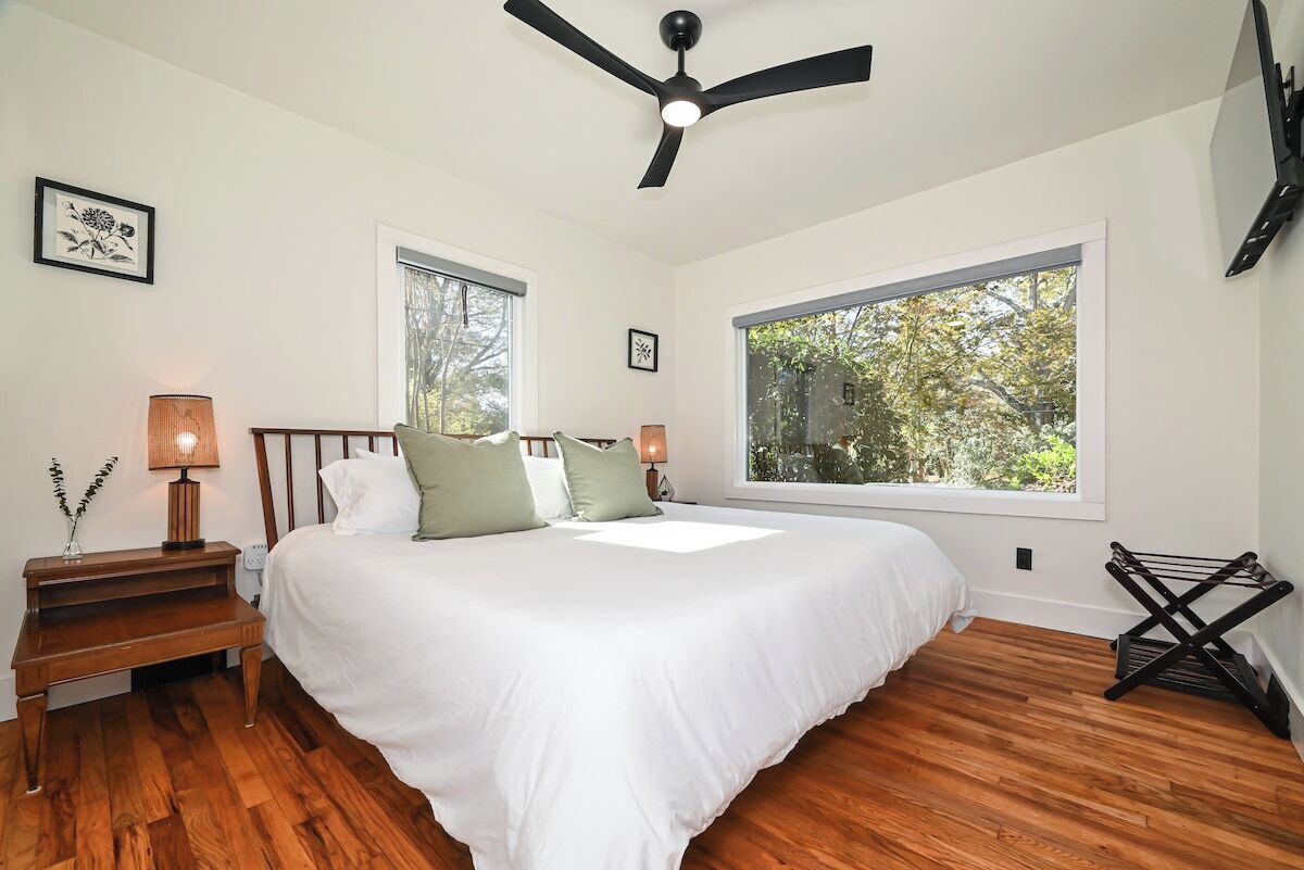 2 bedrooms, desk, iron/ironing board, free WiFi
