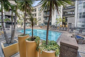 Outdoor pool - Sunnyside Up! Gorgeous Pool View with Balcony (Marina del Rey)