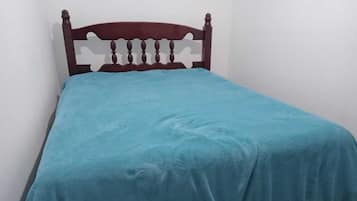 1 bedroom, bed sheets