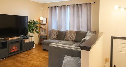 Comfortable 2 bedroom house near Great Lakes Navy Base ideal for families
