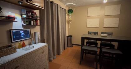 Stylish Great Lakes Getaway • 4 Min to Navy Base • Family-Friendly 2BR