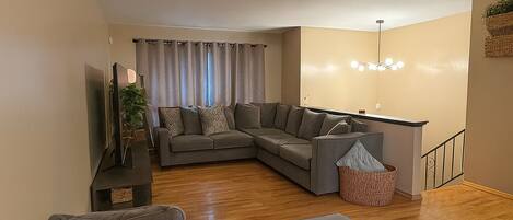 TV connectée, médiathèque, vidéothèque, chaîne hi-fi