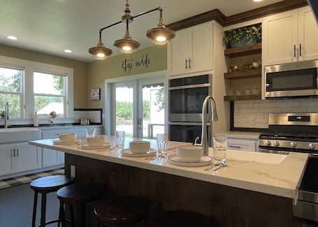 Fridge, microwave, oven, stovetop. ENTIRE BEAUTIFUL REMODEL COUNTRY RANCH HOUSE