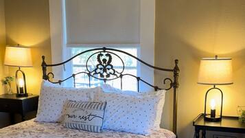 4 bedrooms, iron/ironing board, travel crib, free WiFi