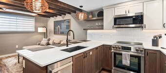 Discover Serenity: Your Ultimate Hidden Retreat for a Cozy Vacation Getaway.