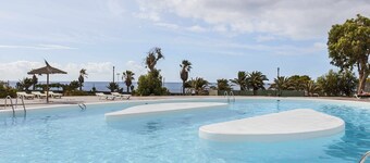 ZEN HOME BEACH AND POOL