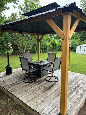Outdoor dining - Tulsa Treasure expo square fairgrounds (Tulsa)