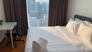 3 bedrooms, desk, iron/ironing board, WiFi - SOHO Suites KLCC By Blessed Home (Kuala Lumpur)