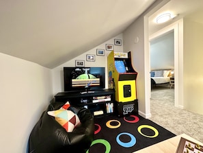 3 bedrooms, iron/ironing board, travel cot, free WiFi