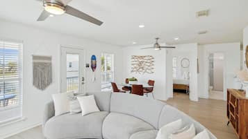 House (3 Bedrooms) | Property amenity