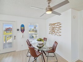 House (3 Bedrooms) | Property amenity