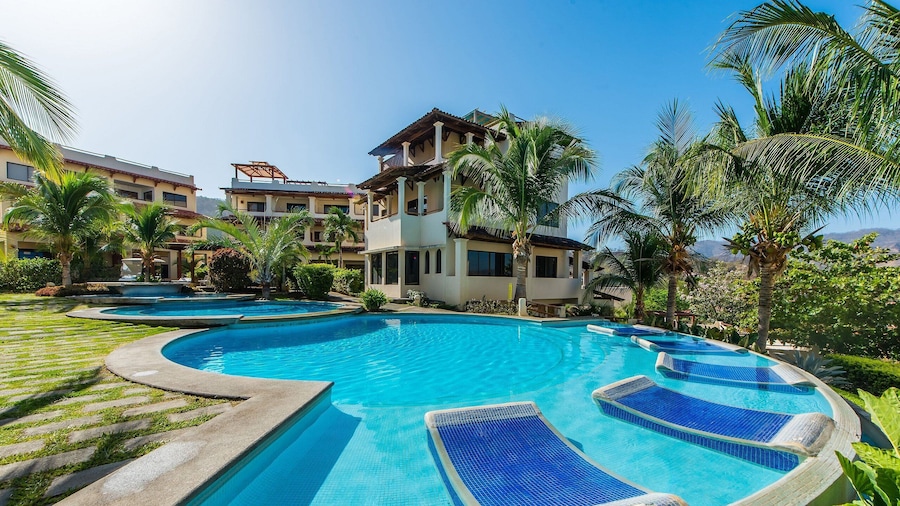 Coco Sunset Hills 52