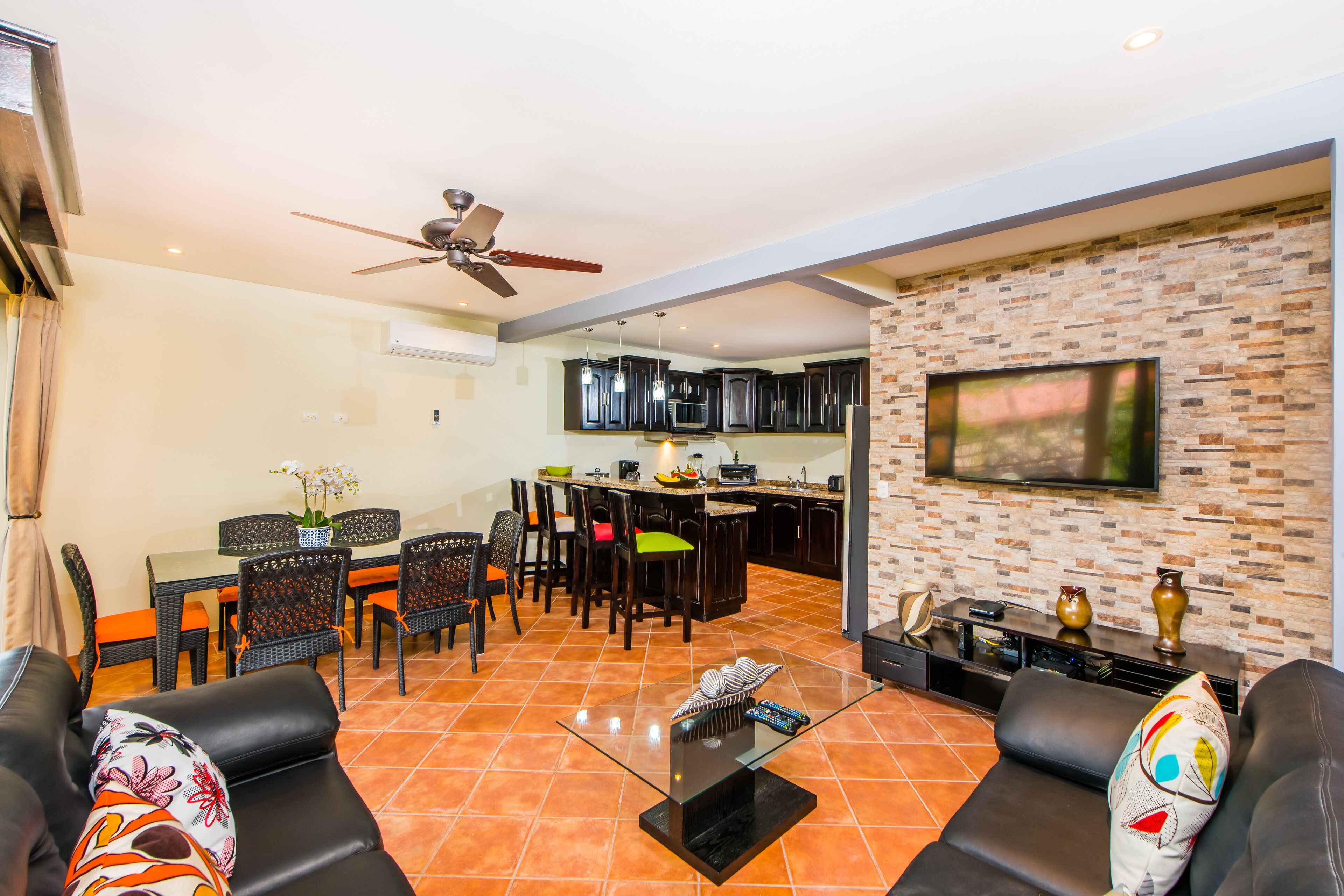 Deluxe Apartment | Living area | 42-inch Smart TV with cable channels, Netflix, streaming services