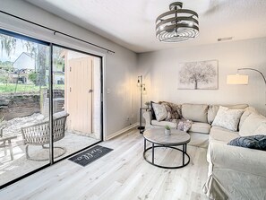 スマートテレビ、書斎 / ワークスペース