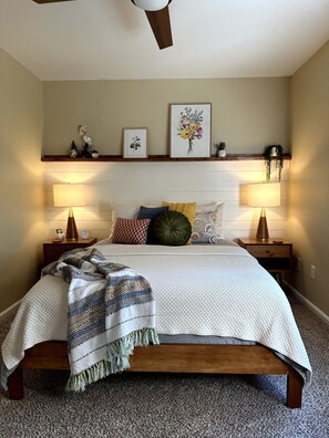 2 bedrooms, iron/ironing board, WiFi, bed sheets