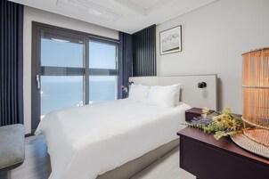 TERRACE SUITE 3 BEDROOMS, Ocean View | Premium bedding, Select Comfort beds, individually decorated