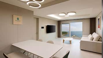 TERRACE SUITE 3 BEDROOMS, Ocean View | 2 bedrooms, premium bedding, Select Comfort beds, individually decorated