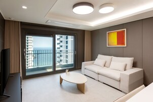 55-inch flat-screen TV with cable channels, heated floors