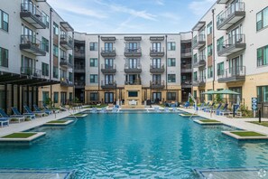 Pool - Spacious 2BR in the Highlands w/ Pool, W/D & Gym, walkable, by Blueground (Austin)