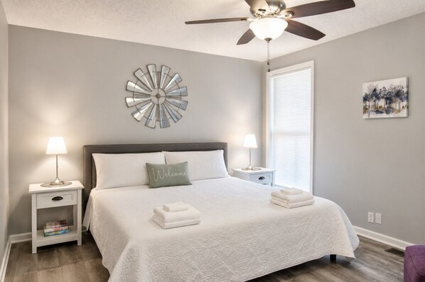 4 bedrooms, desk, iron/ironing board, travel cot
