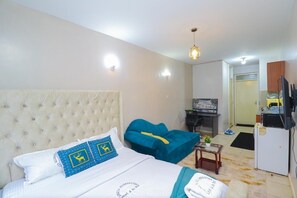 WiFi, bed sheets, wheelchair access - Songeza Studio Sleeps 2 with Pool (Nairobi)