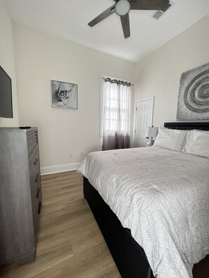 3 chambres, bureau, fer et planche à repasser, Wi-Fi gratuit