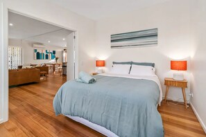 3 室のベッドルーム、アイロン / アイロン台、WiFi、ベッドシーツ