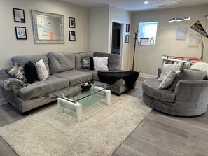 Living area - Mt Washington Hidden Gem, Minutes from Downtown, Free parking, Patio (Pittsburgh)