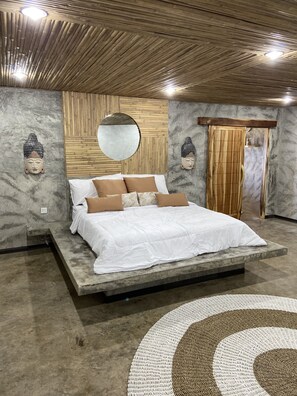 3 chambres, coffre-fort, bureau, fer et planche à repasser