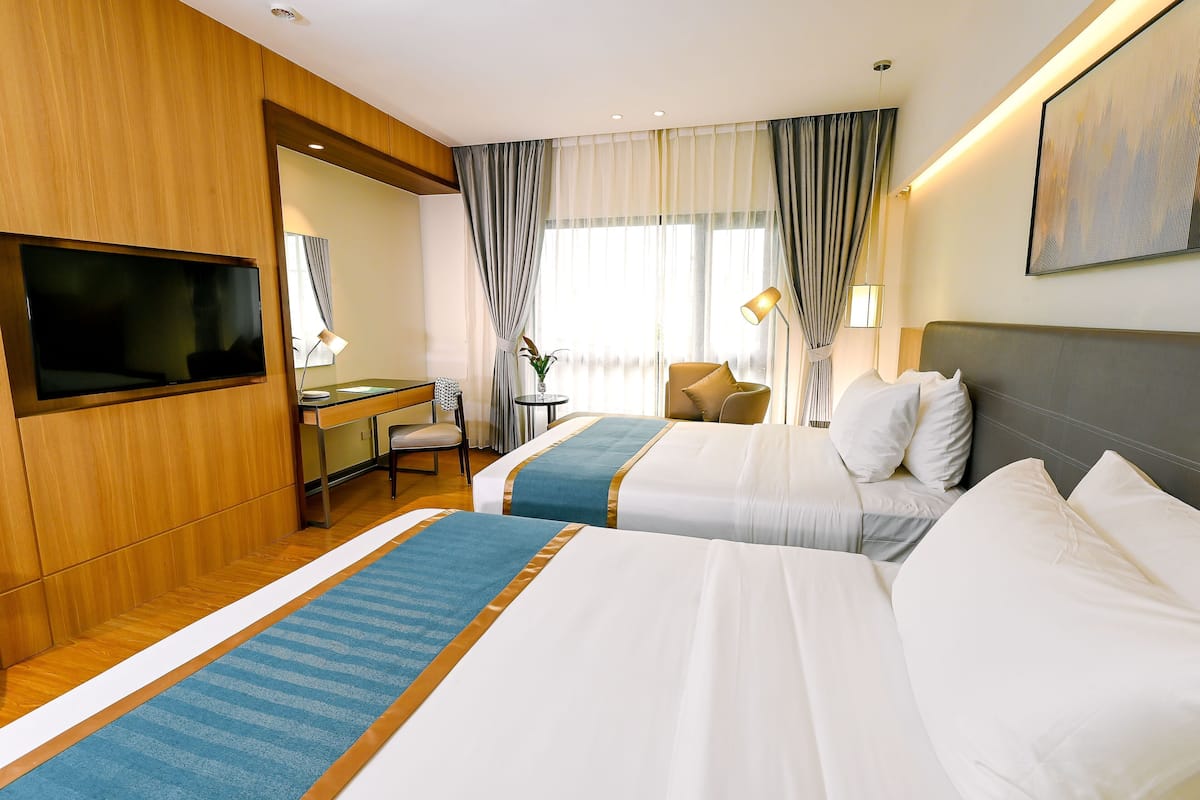 Deluxe Double or Twin Room | 1 bedroom, premium bedding, minibar, in-room safe