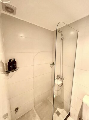 Apartment | Bathroom | Free toiletries, towels, soap, shampoo - Buenos Aires (Buenos Aires)