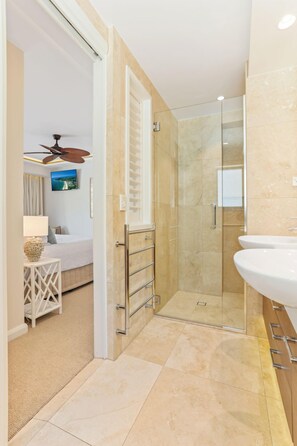 Shower, hair dryer - Beachfront luxury, Hastings Street (Noosa Heads)