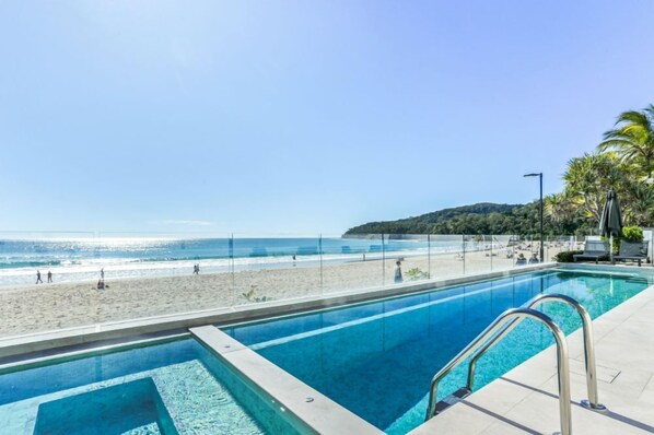 Pool - Beachfront luxury, Hastings Street (Noosa Heads)