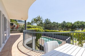 Terrace/patio - Location, location, Sunshine Beach (Sunshine Beach)