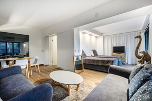 TV - A Mediterranean Getaway, Sunshine Beach (Sunshine Beach)