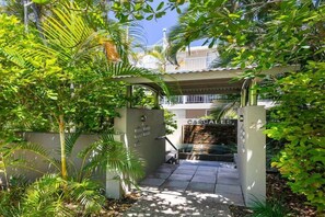 Property grounds - Bright & comfortable, Sunshine Beach (Noosa)