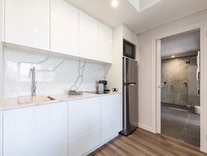Fridge, microwave, oven, stovetop