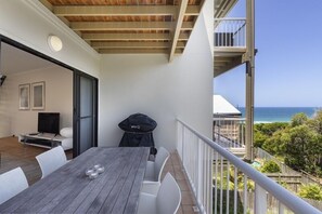 Outdoor dining - Wake up to ocean views in stylish comfort, Sunshine Beach (Sunshine Beach)