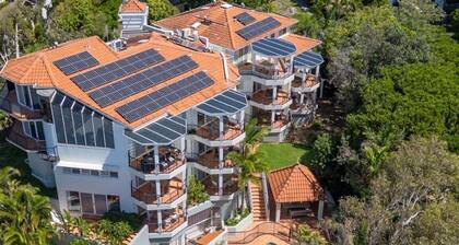 Seaside apartment minutes from Sunshine Beach
