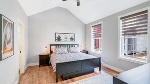 4 bedrooms, iron/ironing board, free WiFi, bed sheets