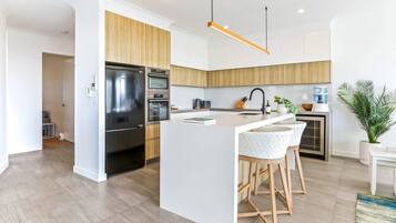 Fridge, microwave, oven, dishwasher