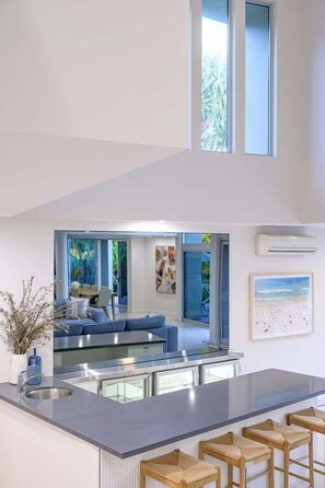 Interior - 31 Witta Circle, Noosa Heads (Noosa Heads)